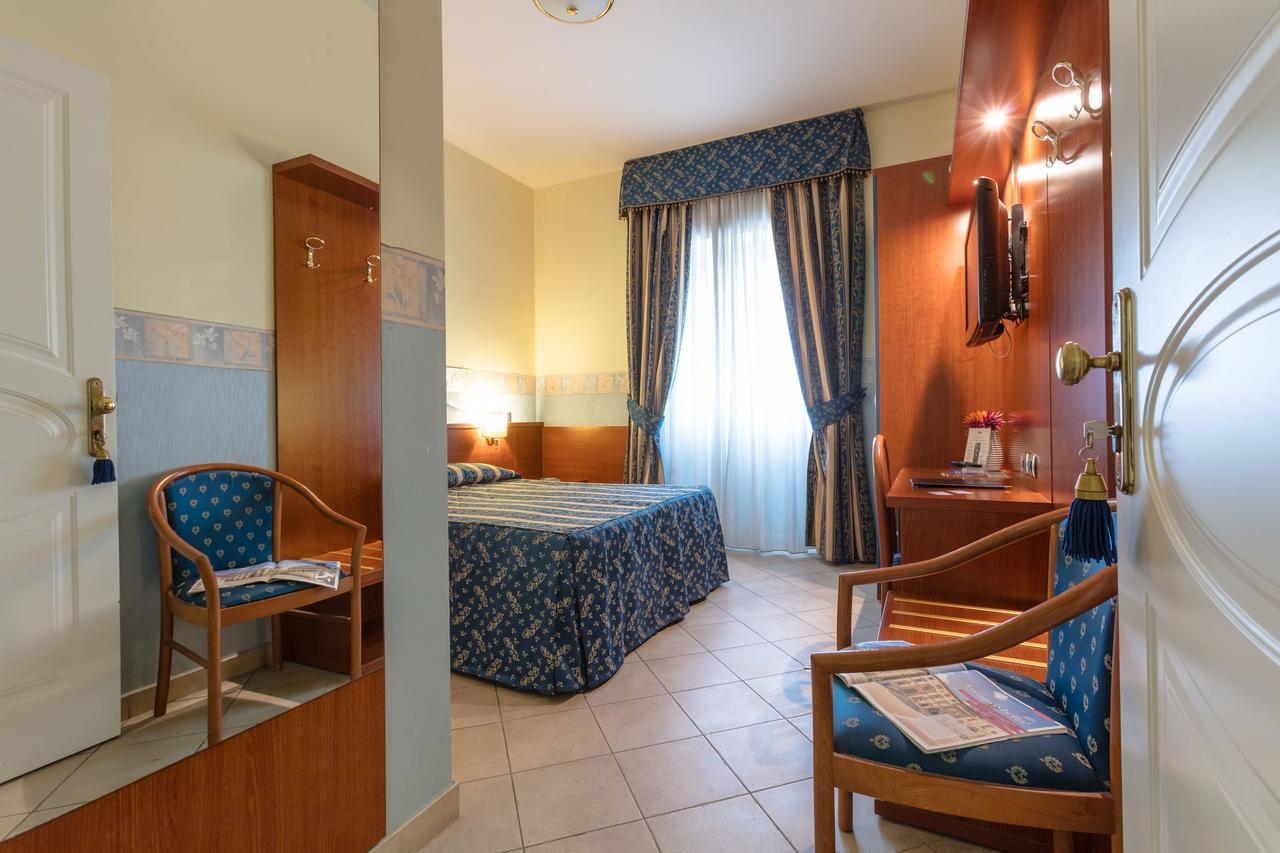 Hotel Borgo Del Mare ชิวิตาเวกเกีย ภายนอก รูปภาพ