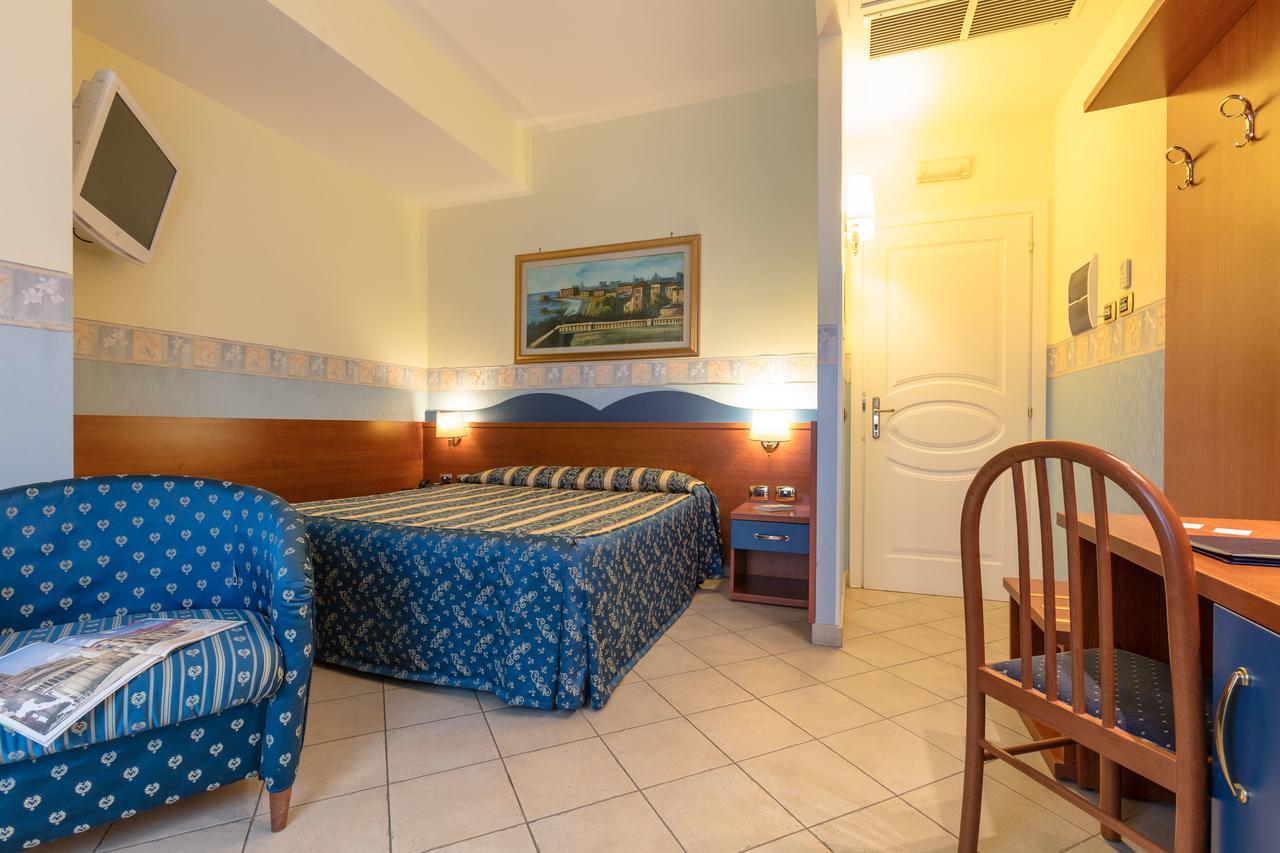 Hotel Borgo Del Mare ชิวิตาเวกเกีย ภายนอก รูปภาพ